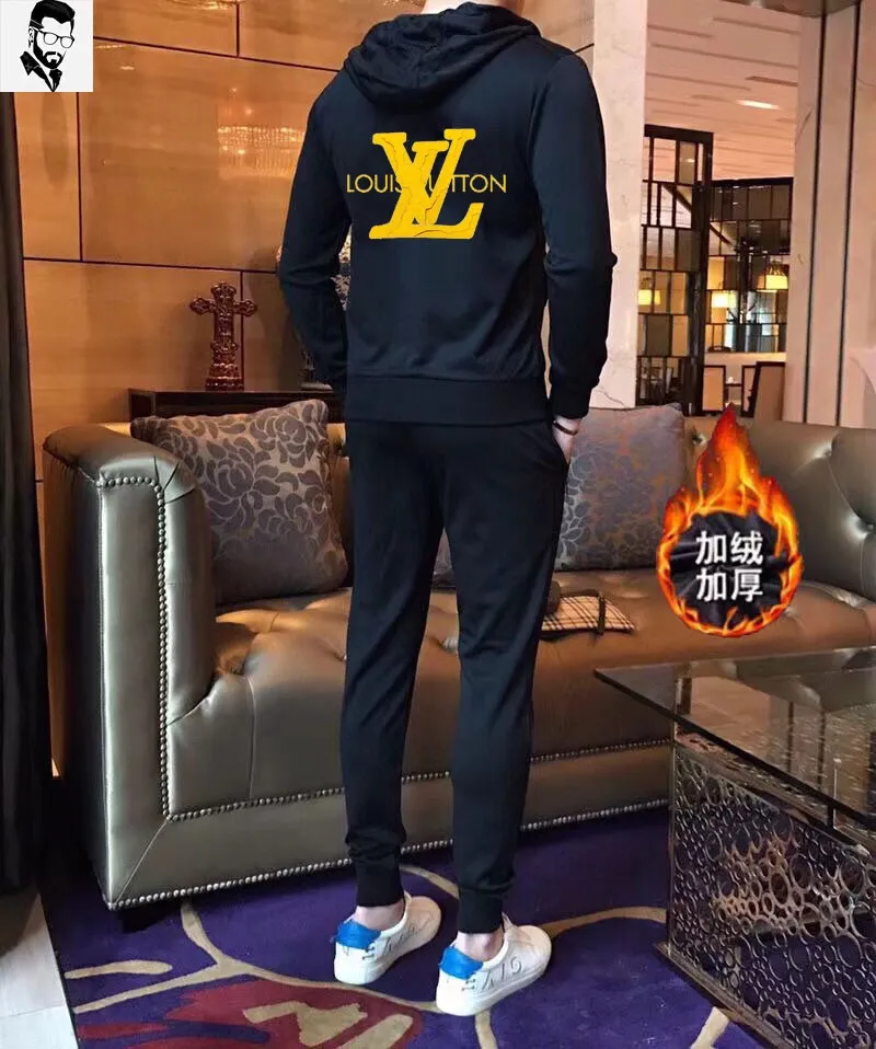 🅿️460 brand [LV Louis Vuitton] (velvet and thickened) 2025 autumn and winter new products, celebrities’ favorite fashion-flavored casual suits, clean and neat tailoring, full of urban style. Made of high-quality customized fabrics, the inner warmth is excellent, the hand feels soft and dry, and the upper body effect is crisp and stylish. The three-dimensional cutting process and the pattern are all of high standards, and the silhouette version has the right benefits! It is not tight at all, and you feel good when you wear it. So many top-quality raw materials create high-end products with unparalleled value. It is the first choice for high-end fashion people. (Size: M-4XL can wear up to 200 pounds)